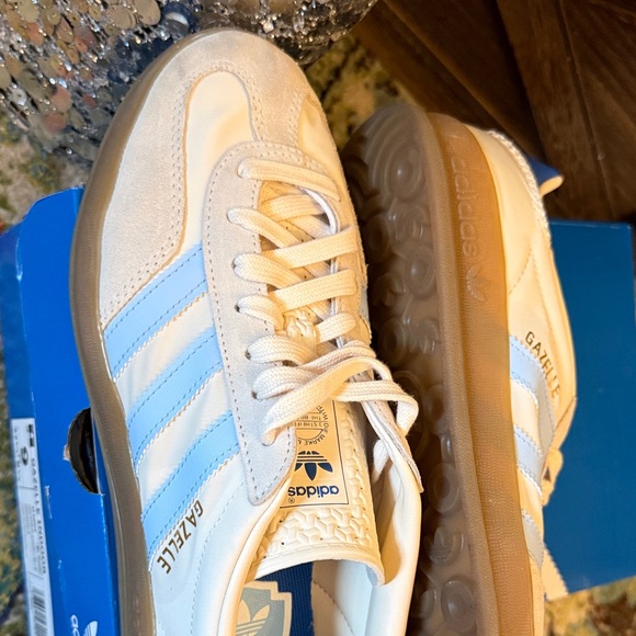 Adidas Gazelle Classic Off White and Clear Sky Blue Sneakers Sz 9 - Picture 6 of 12